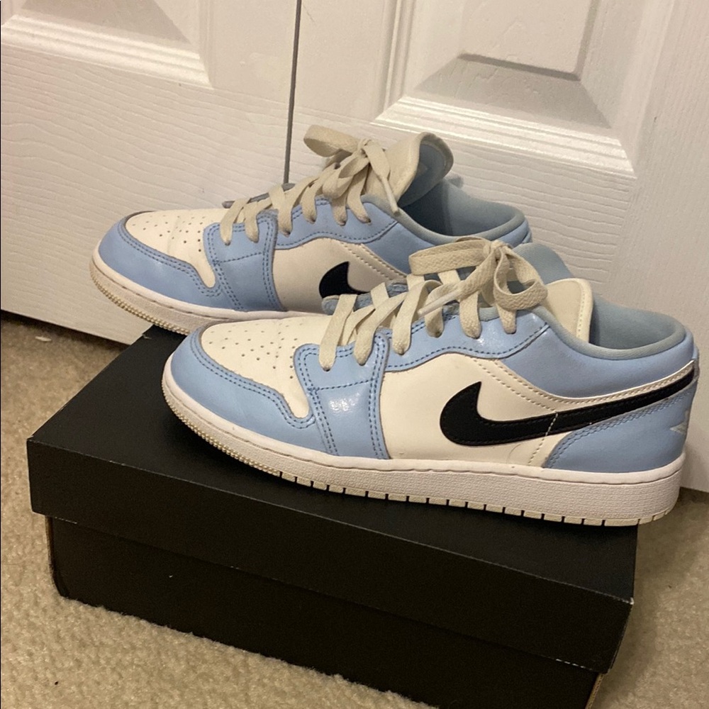 Nike Light Blue and White Low-Top Sneakers